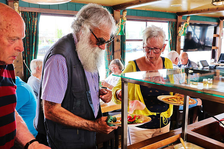 18 mei 2022 - Seniorenuitje-Pannenkoekenboot_061